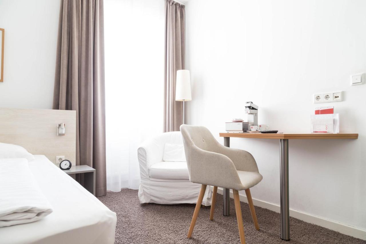 Max Hotel Duesseldorf Self-Check-In Eksteriør bilde