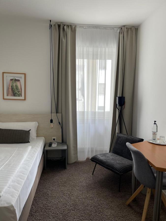 Max Hotel Duesseldorf Self-Check-In Eksteriør bilde