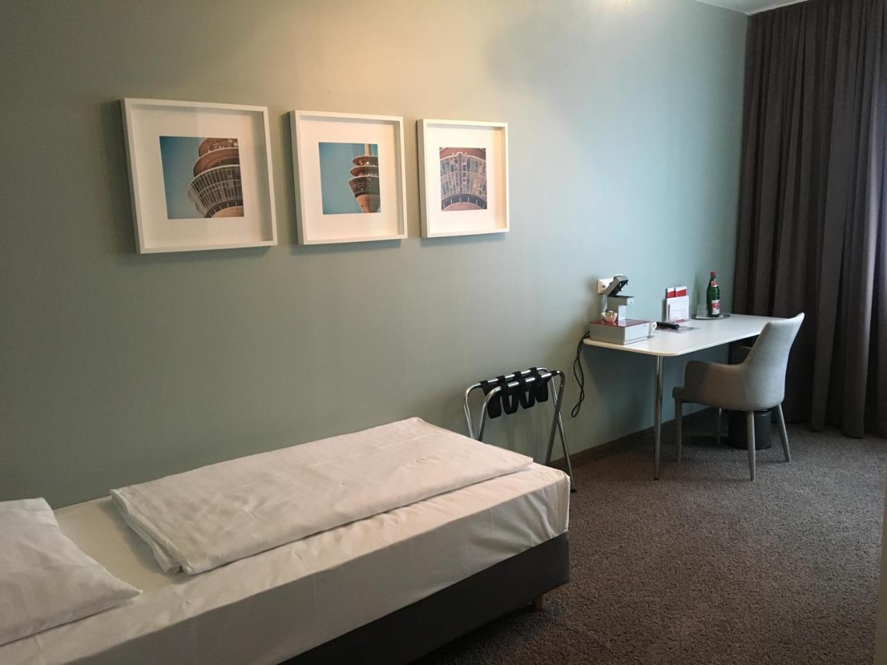 Max Hotel Duesseldorf Self-Check-In Eksteriør bilde