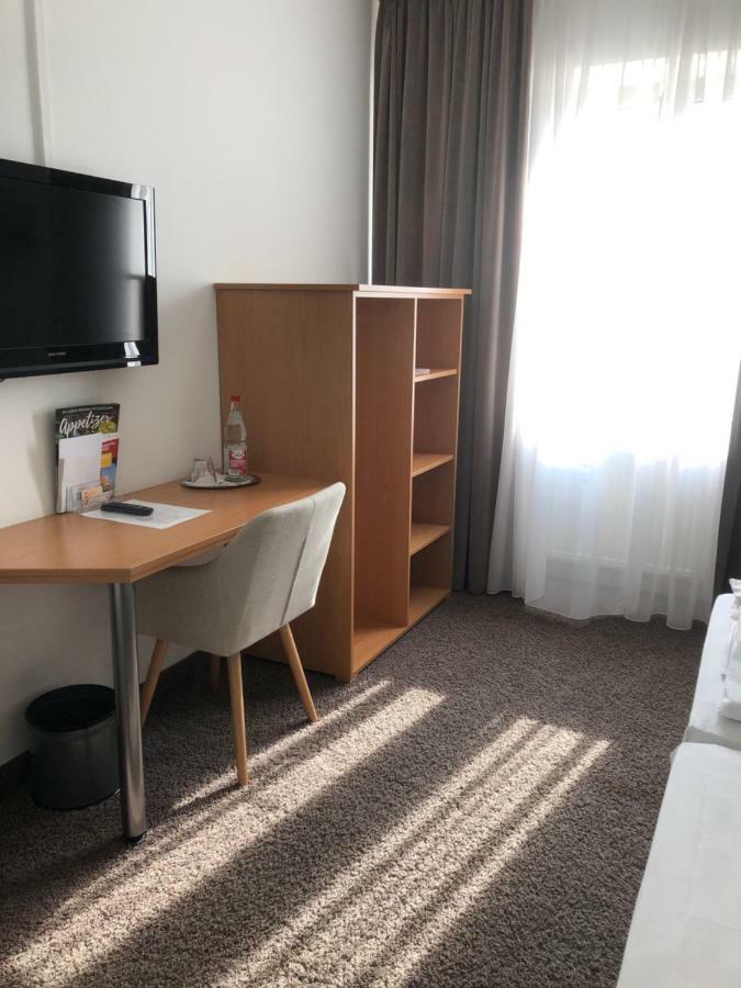 Max Hotel Duesseldorf Self-Check-In Eksteriør bilde